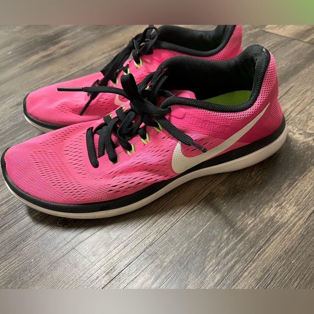 Nike Flex Women's Pink Running Shoes Size 7 - Picture 2 of 10